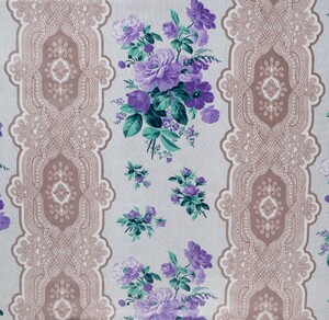 Toile de coton imprimée à la planche de bois, enduite d'un apprêt « glacé » pour l'ameublement Mulhouse, manufacture Schwartz & Huguenin, années 1850. Musée de l'Impression sur étoffes, inv. 988.72.28.